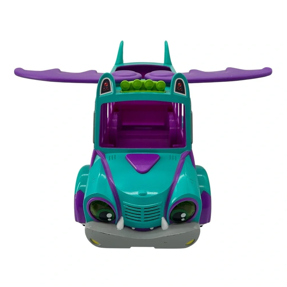 Hasbro Netflix Super Monsters Lot GrrBus with Lights/Sounds & 7 Action Figures
